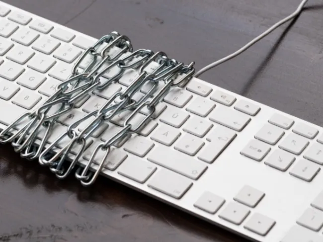 keyboard with chains on it